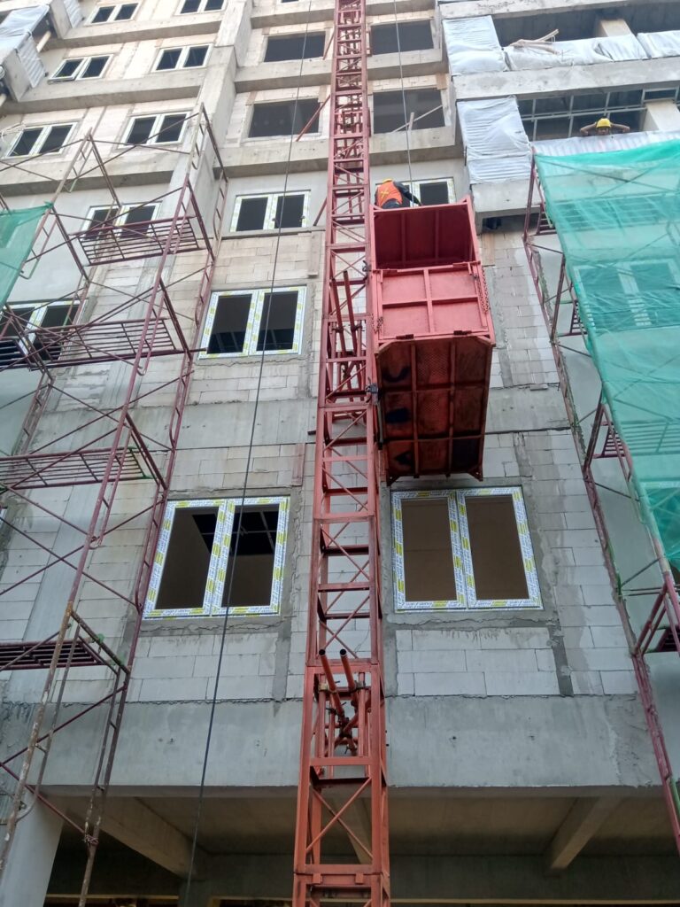 Sewa Passenger Hoist Bontang Kalimantan Timur